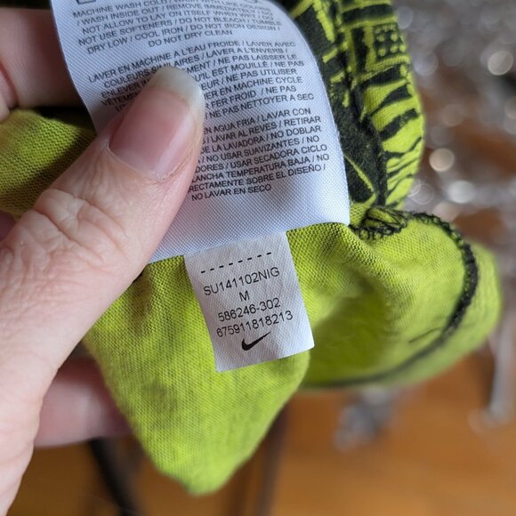 Nike Crop Top Athletic Top - Picture 6 of 6